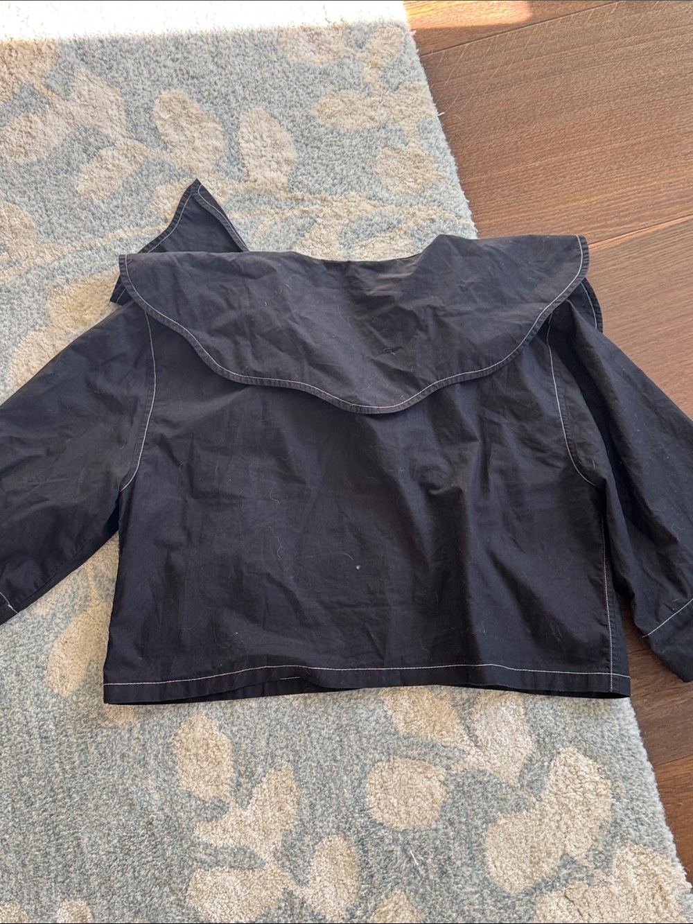 Ganni Black Cropped Button-Front Shirt with Oversized Collar - Picture 4 of 4